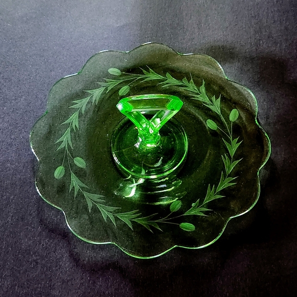 Uranium Glass tidbit tray/dish. - Picture 4 of 10